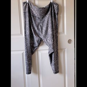 Plus Size Leopard Active Leggings Size 30/32